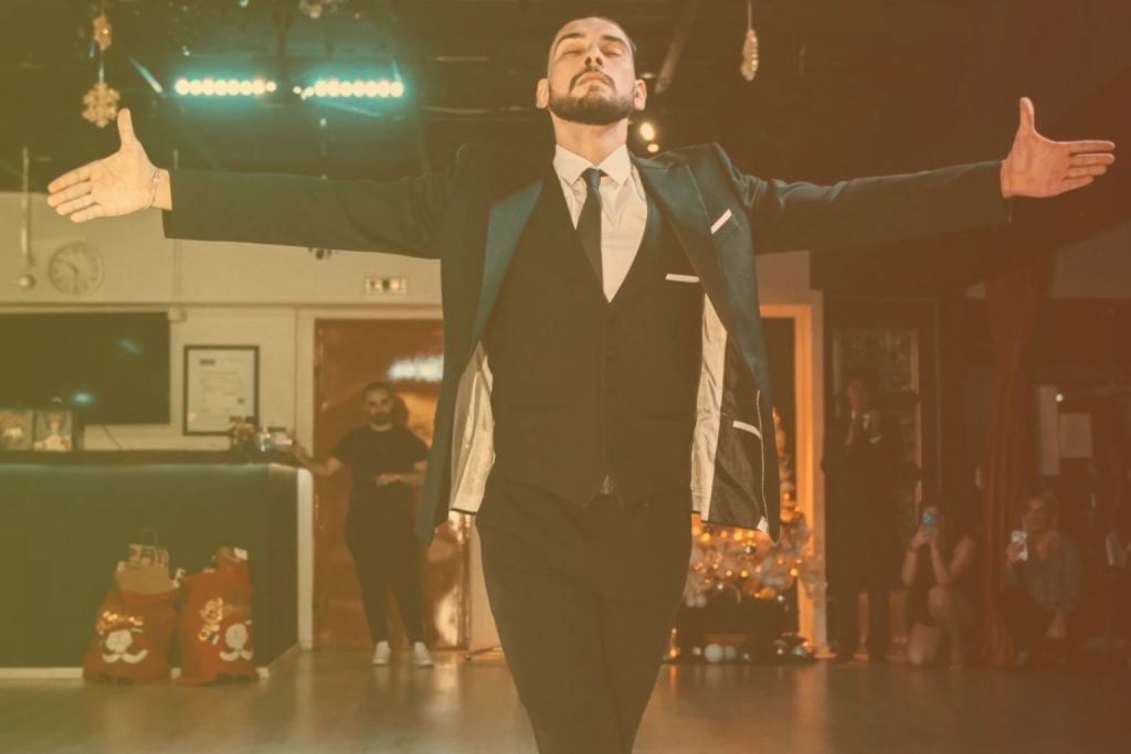 Ελληνικοί χοροί & ζεϊμπέκικο για ενήλικες – ζεϊμπέκικο με αυτοπεποίθηση και προσωπική έκφραση