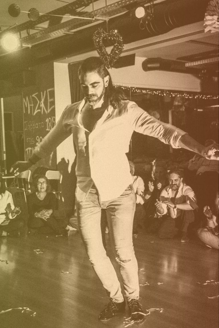 Ελληνικοί χοροί & ζεϊμπέκικο για ενήλικες – αυθεντικό ζεϊμπέκικο ως προσωπική στιγμή έκφρασης